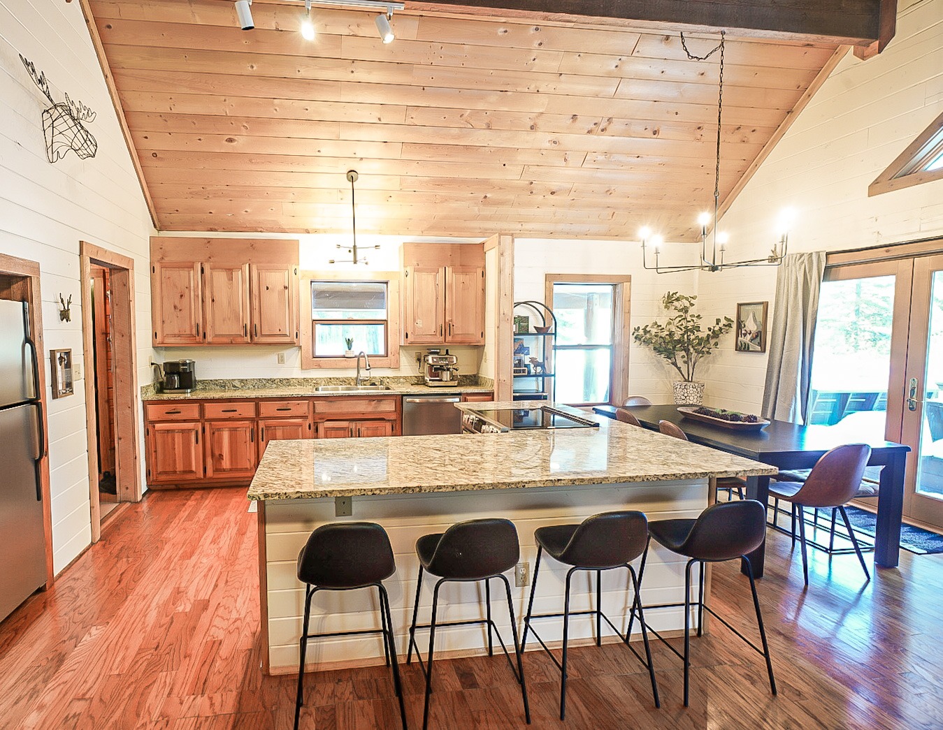 Updated kitchen with coffee bar and breakfast bar